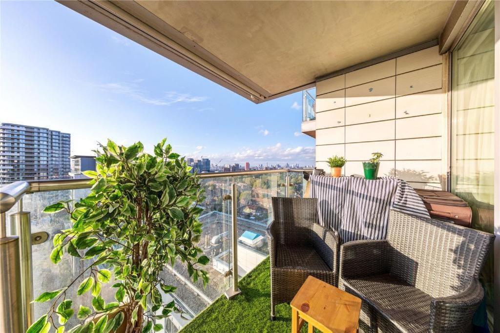 Two Bedroom Apartment - London Excel Stays Exteriör bild