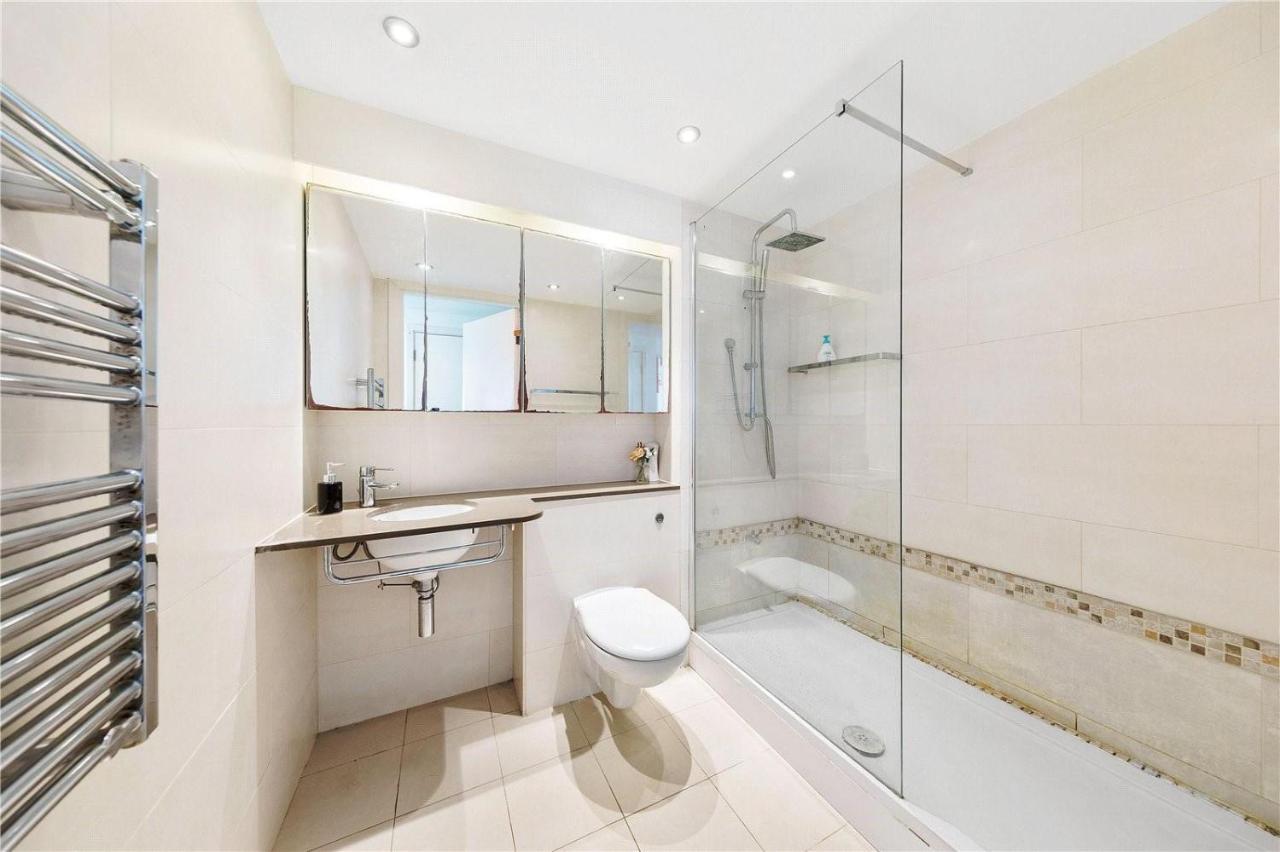 Two Bedroom Apartment - London Excel Stays Exteriör bild
