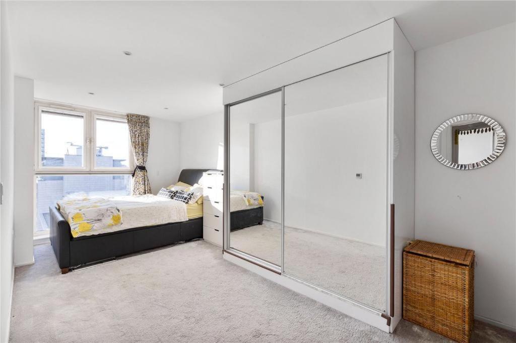 Two Bedroom Apartment - London Excel Stays Exteriör bild