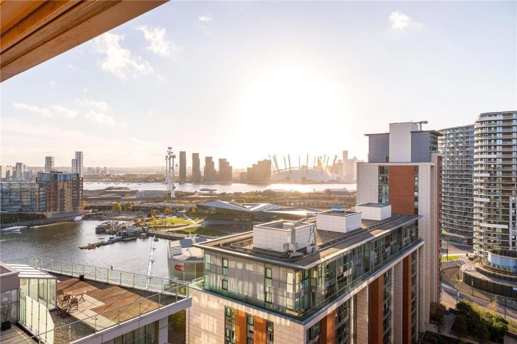 Two Bedroom Apartment - London Excel Stays Exteriör bild