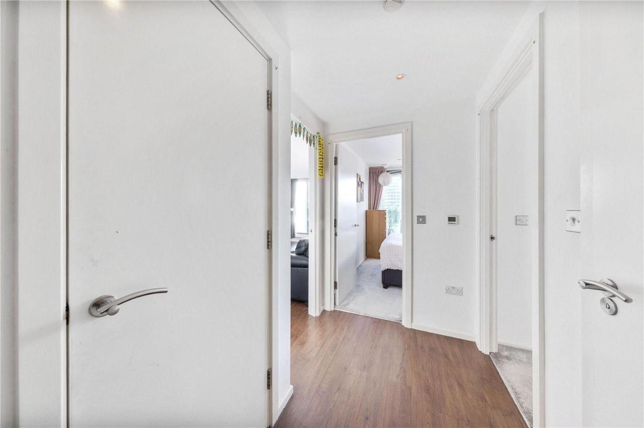 Two Bedroom Apartment - London Excel Stays Exteriör bild